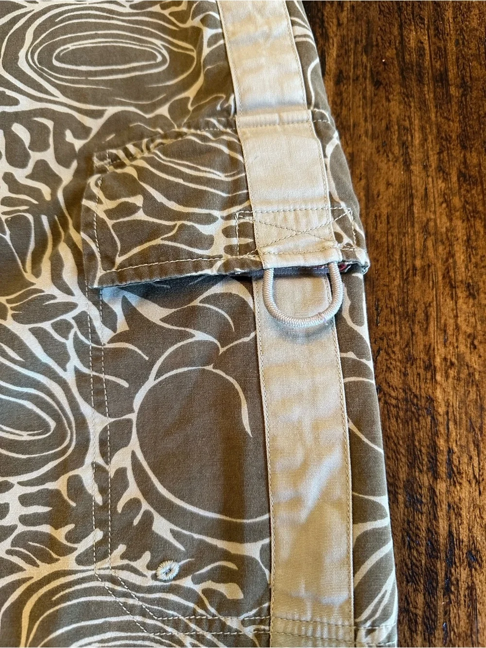 Emergency Exit | Vinatge 90s Men’s All-Over Print Cargo Board Shorts, Size 32